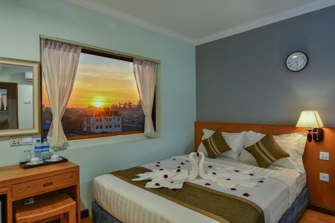 Hotel Sakura Pyinoolwin Pyin Oo Lwin Esterno foto